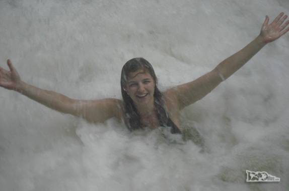 Delicioso banho de cachoeira na região de Pancas, nos Pontões Capixabas, noroeste do Espírito Santo (foto de Dez/2008)